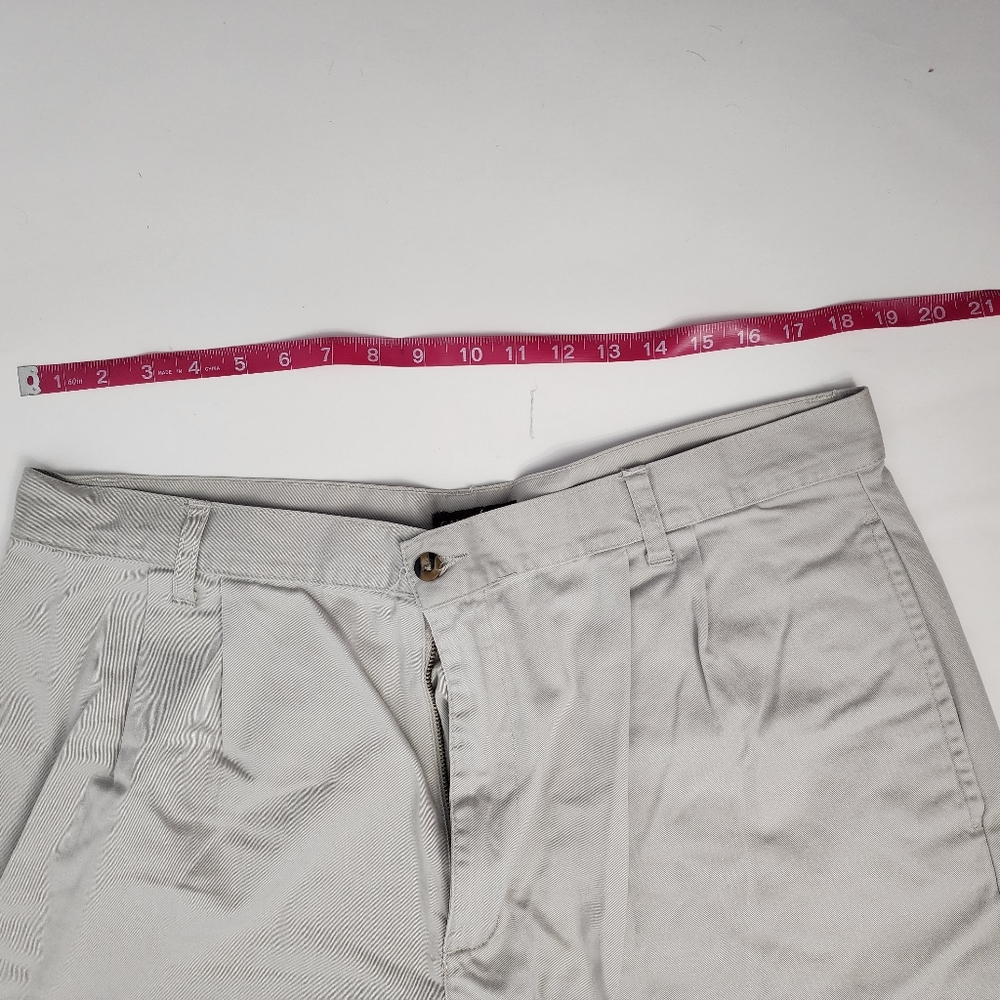 Cambridge men's cargo shorts size 38